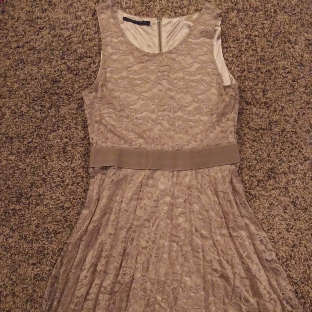 Sleeveless dress